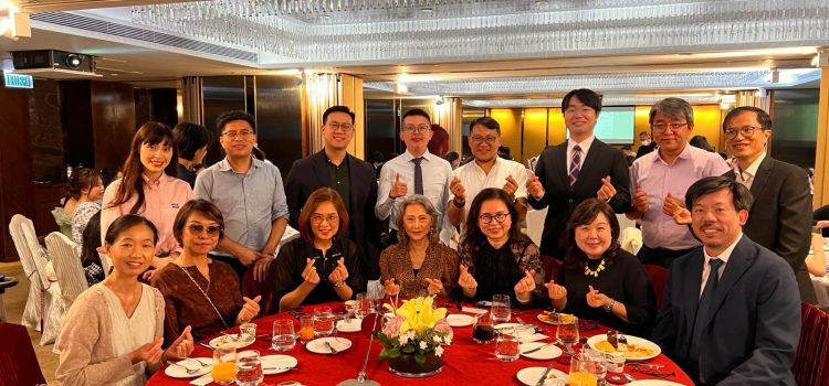 Alumni attending the F6 Graduation Dinner 2026