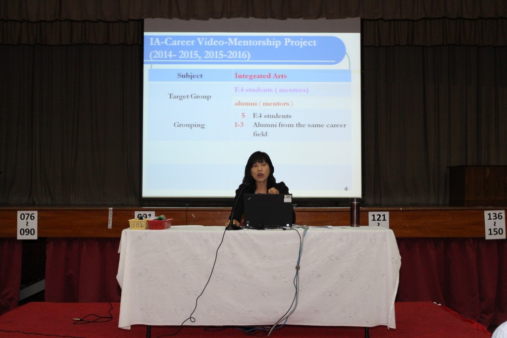 10a_Career Teacher Ms Wong Wai Shan presenting