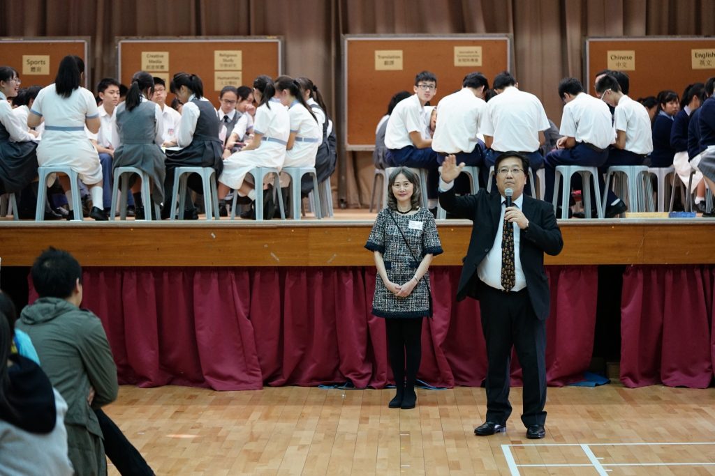 Our principal Mr Wang Yu Tai addressed the congregation.