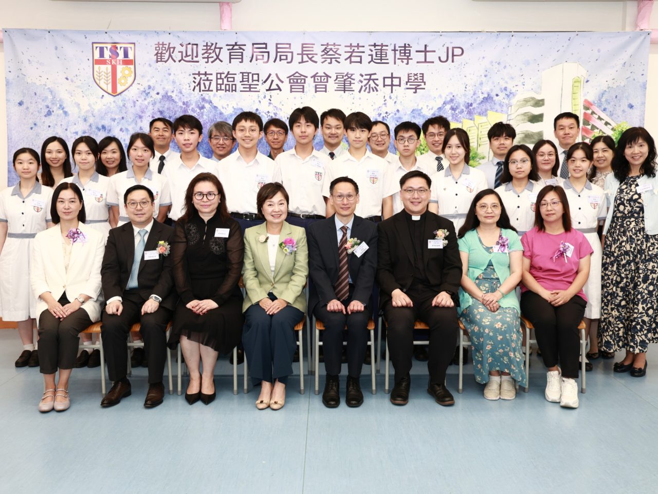 Visit of Dr. Choi Yuk Lin, JP, Secretary for Education, to Our School