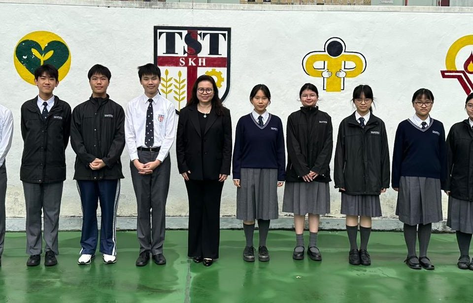 Pic 1 captions Students advancing to the Semi-Finals (Junior & Senior Secondary)